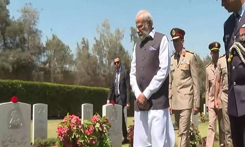 ஹெலியோபொலிஸ் போர் நினைவிடத்தில் பிரதமர் மோடி மரியாதை