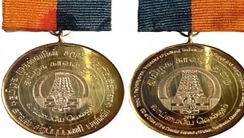 சிறப்பாக செயல்பட்ட 2 போலீசாருக்கு முதல்-அமைச்சர் பதக்கம்