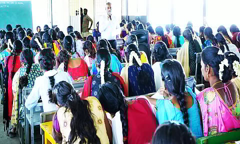 அரசு தேர்வுத்துறை நடத்தும் இலவச பயிற்சி வகுப்பு