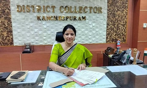 அனுமதியற்ற விளம்பர பேனர்- காஞ்சிபுரம் கலெக்டர் எச்சரிக்கை