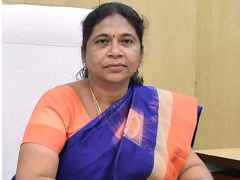 மனு அளித்த ஒரு வாரத்தில் 6 இருளர் இன மக்களுக்கு வீட்டுமனை பட்டா