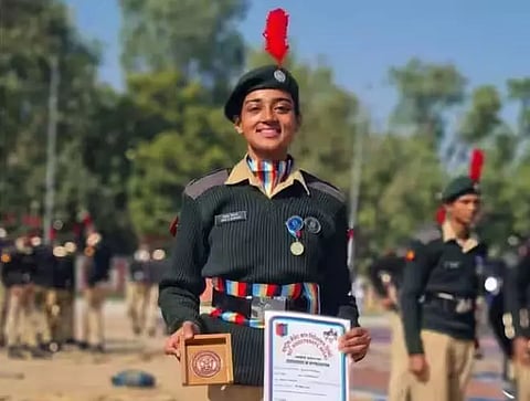 அக்னிபாத் திட்டத்தின் கீழ் பாதுகாப்பு படையில் சேர்ந்த பாஜக எம்.பியின் மகள்- குவியும் பாராட்டு