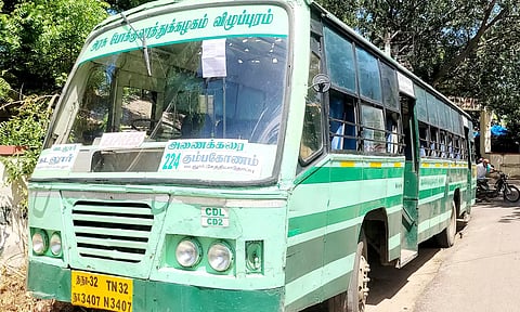 விபத்தில் உயிரிழந்த குடும்பத்துக்கு இழப்பீடு வழங்காததால் அரசு பேருந்து ஜப்தி