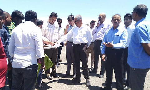 மாமல்லபுரத்தில் நவீன விளையாட்டு திடல் புதிய தலைமைச் செயலாளர் சிவதாஸ் மீனா நேரில் ஆய்வு