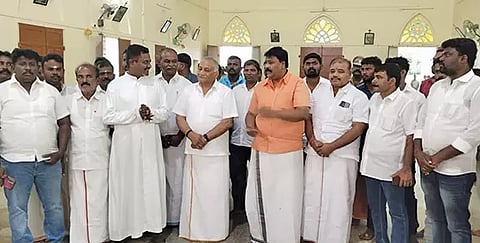 துண்டு பிரசுரம் விநியோகிக்கப்பட்ட காட்சி.&nbsp;