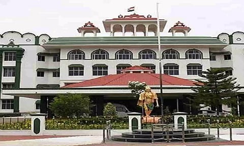 கருத்துரிமை விஷயத்தில் ஆளுங்கட்சி, எதிர்க்கட்சிக்கு இதே வேலைதான்: நீதிபதி விளாசல்