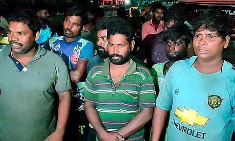 மீட்கப்பட்ட மீனவர்கள்