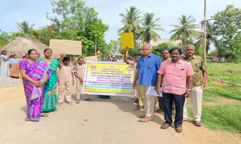 விழிப்புணர்வு பேரணி நடைபெற்ற ேபாது எடுத்த படம்.