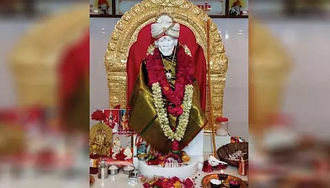 பக்தர்களுக்கு அருள்பாலித்த வாழப்பாடி சாய்பாபா.