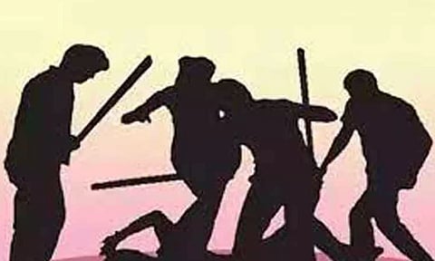 பேனர் கடை உரிமையாளர் அடித்து கொலை