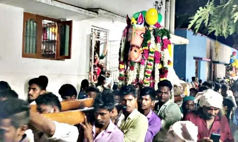 கோவில் புரவி எடுப்பு விழா