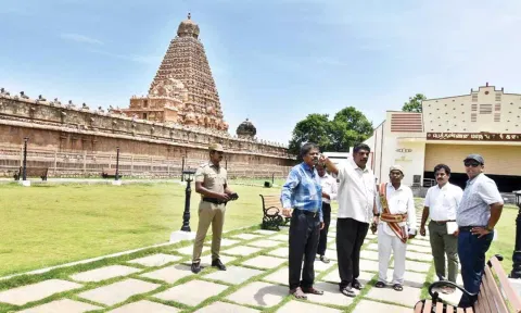 வளர்ச்சி பணிகளை கலெக்டர் தீபக் ஜேக்கப் ஆய்வு செய்தார்.
