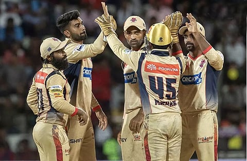 சிலம்பரசன் 5 விக்கெட் வீழ்த்தி அபாரம் - 58 ரன்கள் வித்தியாசத்தில் திருச்சியை வீழ்த்தியது சேப்பாக்