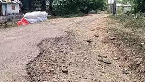 ஏற்காடு பகுதியில் சாலை வசதி இல்லாததால் பெண் கொடுக்க மறுப்பு