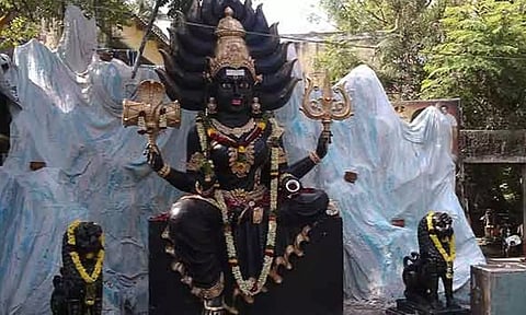 முண்டகக்கண்ணி அம்மனுக்கு 1008 கூடைகளில் மலர்