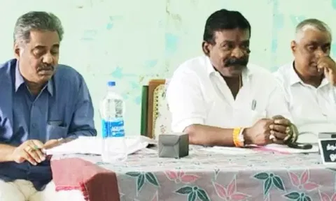 திருப்பத்தூரில் ஊராட்சி மன்ற அலுவலகத்தில் மாதாந்திர கூட்டம் நடந்தது.