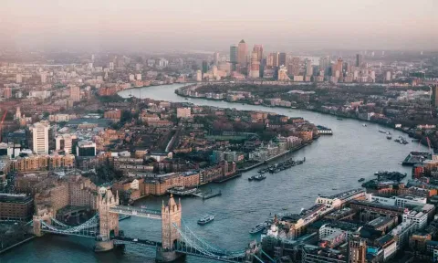 வாடகை உயர்வு.. வருவாய் குறைவு: தவிக்கும் இங்கிலாந்து பெண்கள்