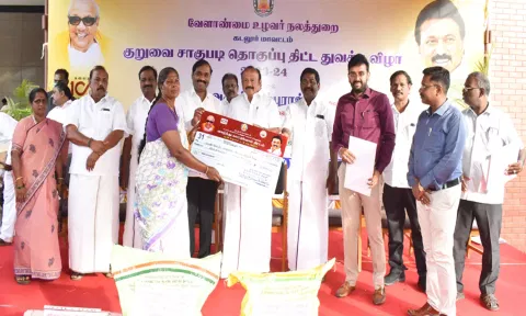 கடலூரில் வேளாண்மை துறை அமைச்சர் எம்.ஆர்.கே பன்னீர்செல்வம் குறுவை சாகுபடி தொகுப்பு திட்டத்தை தொடங்கி வைத்தார்.&nbsp;