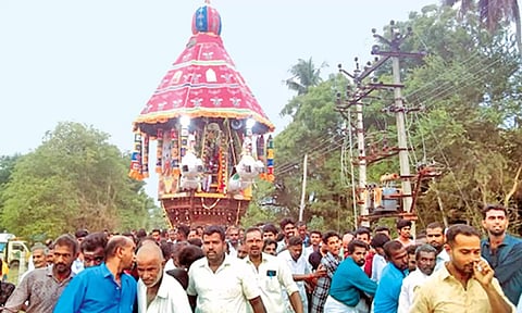 தோரோட்டம் நடந்தது.