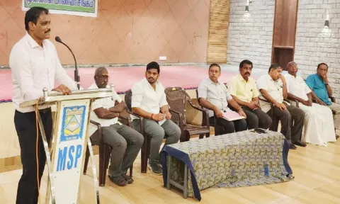 கூட்டத்தில் கலந்து கொண்டவர்களை படத்தில் காணலாம்.
