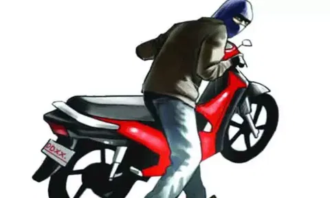 என்னை திருடன்னு சொல்லாதீங்க... மோட்டார் சைக்கிள் திருட்டில் கைதானவர் வீடியோவில் கதறல்