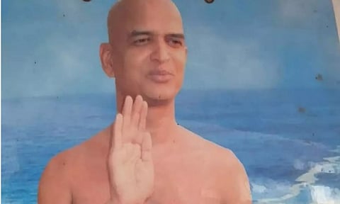 கடனை திருப்பிக் கேட்டதால் கொல்லப்பட்ட ஜெயின் துறவி - கர்நாடகாவில் பரபரப்பு