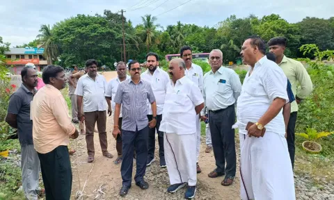 அமைச்சர் செஞ்சி மஸ்தான் ஆய்வு மேற்கொண்ட காட்சி