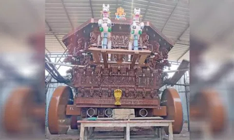 முருக்கன்குடி கிராமத்தில் மாரியம்மன் கோவிலில் புதிய தேர் வெள்ளோட்டம்