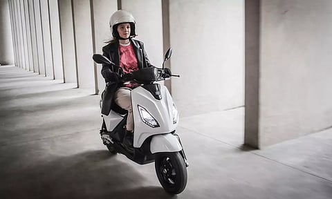 100 கிமீ ரேன்ஜ் கொண்ட பியாஜியோ எலெக்ட்ரிக் ஸ்கூட்டர் இந்தியாவில் அறிமுகம்