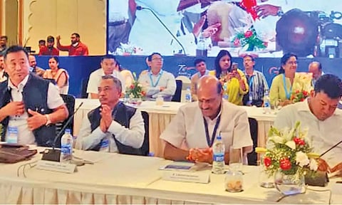 மகாபலிபுரத்தில் நடந்த கோடை சந்திப்பு கூட்டத்தில் அமைச்சர் லட்சுமிநாராயணன் பங்கேற்ற காட்சி.