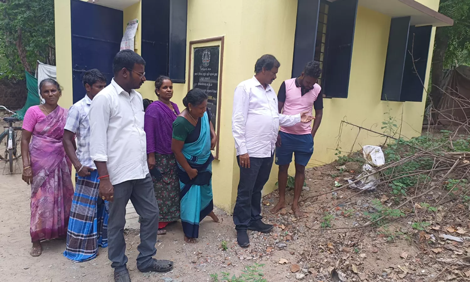 அங்கன்வாடி மையத்தை துணை மேயர் தாமரைச் செல்வன் ஆய்வு செய்த போது எடுத்த படம்.