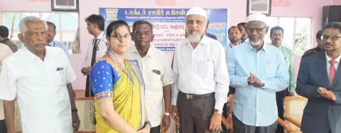 கல்லூரி மாணவர்களுக்கு பாராட்டு
