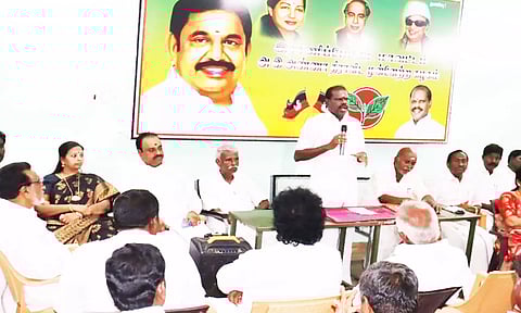 மதுரை மாநாட்டில் 10 ஆயிரம் பேர் பங்கேற்க வேண்டும்