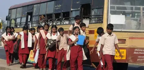 நெல்லை கோட்டத்தில் பள்ளி மாணவ- மாணவிகள் அனைத்து நகர பஸ்களிலும் பயணம் செய்ய அனுமதி- போக்குவரத்து கழக மேலாண் இயக்குநர் தகவல்