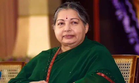 ஜெயலலிதாவிடம் இருந்து பறிமுதல் செய்த சொத்துகளை வாரிசுதாரர்களிடம் ஒப்படைக்க முடியாது: பெங்களூரு கோர்ட்டு