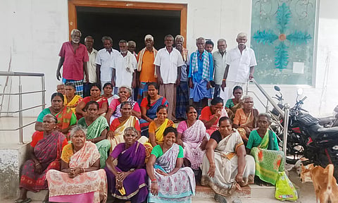 ஊராட்சி ஒன்றிய அலுவலகத்தை முற்றுகையிட்ட பொதுமக்கள்.