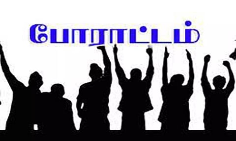 மணவாளக்குறிச்சியில் கூட்டுறவு சங்கம் முன் மாற்றுத்திறனாளி பெண் போராட்டம்