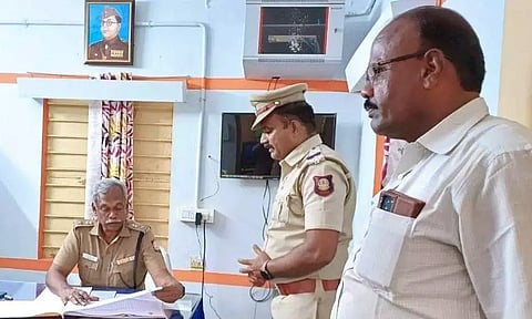 வடபொன்பரப்பி காவல் நிலையத்தில் கள்ளக்குறிச்சி மாவட்ட போலீஸ் சூப்பிரண்டு மோகன்ராஜ் ஆய்வு செய்தார்.