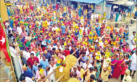 நிறைகுளத்து அய்யனார் கோவில் புரவி எடுப்பு விழா