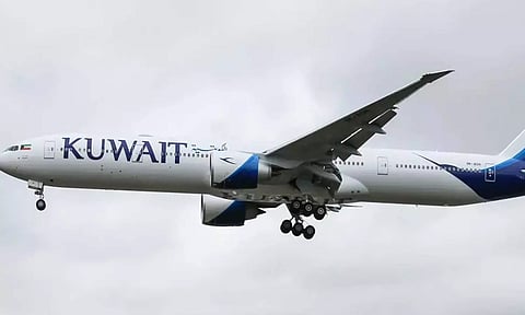 குவைத் செல்லும் விமானத்தில் தொழில்நுட்ப கோளாறு: 12 மணி நேரமாக காத்திருக்கும் பயணிகள்