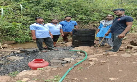 கள்ளச்சாராய ஊறல்கள் கொட்டி அழிக்கப்பட்ட காட்சி.