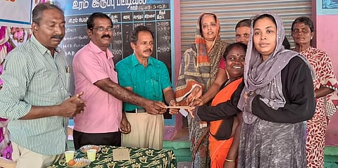 சாத்தான்குளம் அருகே கூட்டுறவு கடன் சங்கத்தில் மாற்றுத்திறனாளிகள் கடன்மேளா