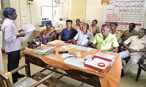 மின் ஊழியர்களுக்கு பயிற்சி வகுப்பு நடந்த காட்சி.