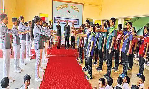 கூடங்குளம் ஹார்வர்டு மெட்ரிக் பள்ளியில்  மாணவர் பேரவை பதவியேற்பு விழா