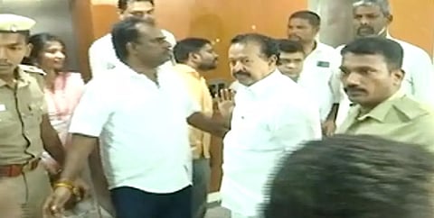 அமலாக்கத்துறை விசாரணை நிறைவு- வீட்டிற்கு புறப்பட்டார் அமைச்சர் பொன்முடி