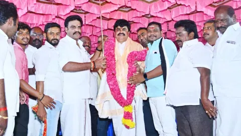 சிவகாசியில்  பல்வேறு  மாற்று  கட்சியை  சேர்ந்த  நிர்வாகிகள்  முன்னாள்  அமைச்சர் கே.டி.ராஜேந்திரபாலாஜி முன்னிலையில் அ.தி.மு.க.வில் தங்களை இணைத்துக் கொண்டனர்.
