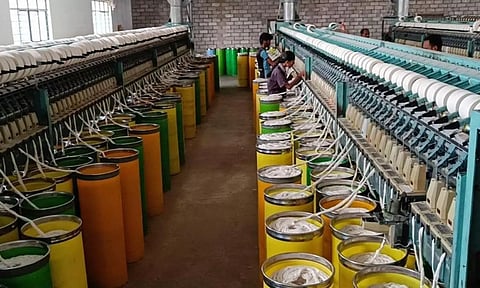 6-வது நாளாக தொடரும் வேலைநிறுத்தம்: நூற்பாலை அதிபர்களுடன் நாளை அமைச்சர்கள் பேச்சுவார்த்தை