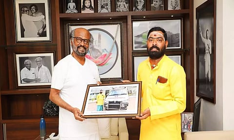 நடிகர் ரஜினிகாந்தை மணிமாறன் சந்தித்த காட்சி.