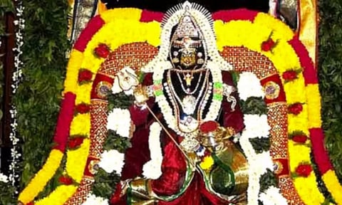முண்டகக்கண்ணி அம்மன் கோவில் மிக பழைய கோவில்