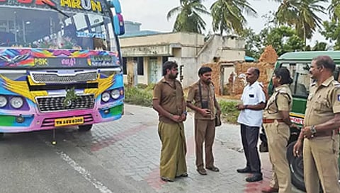 மாணிக்கம்பாளையத்தில் ஆய்வு நடைபெற்ற போது எடுத்த படம்.